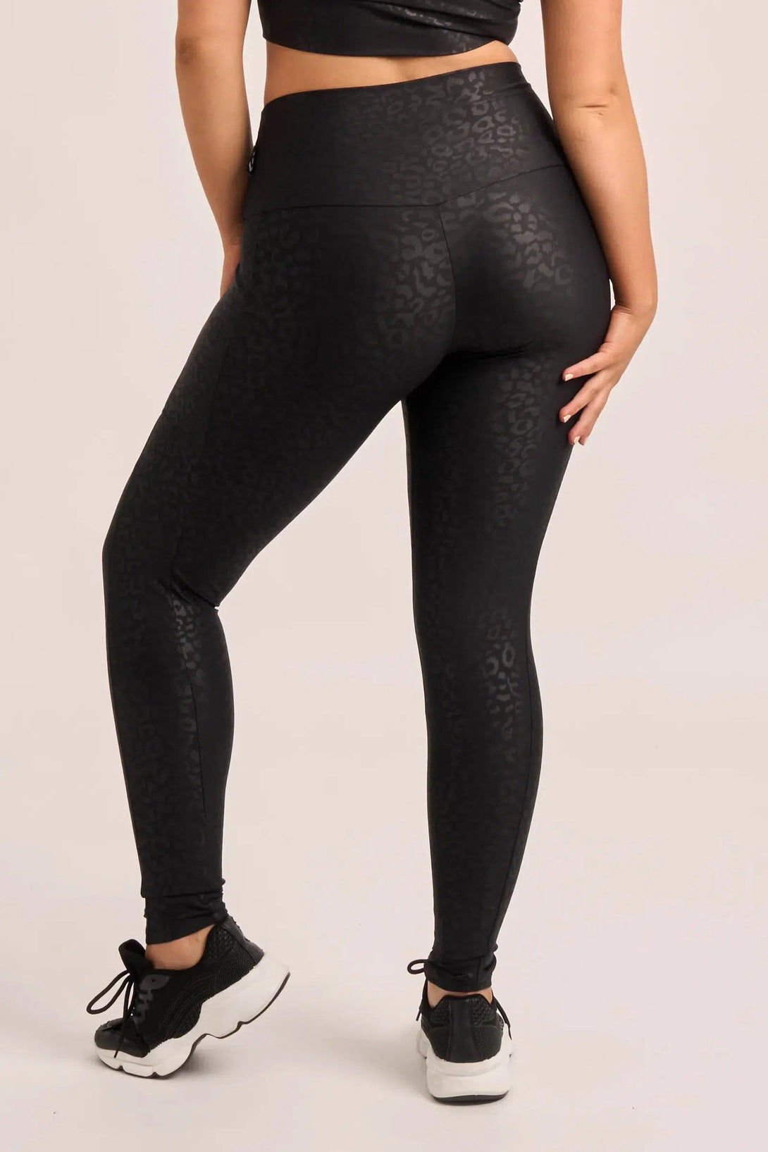 Performance Panel Pocket High Waisted Leggings - Black Exotic Touch Jag-Activewear-Exoticathletica