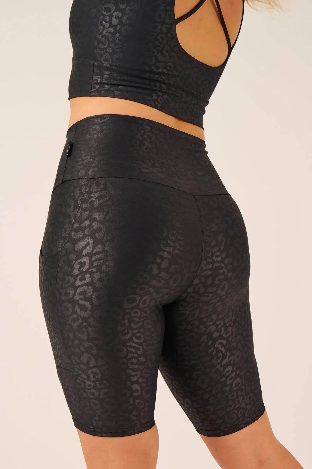 Performance Panel Pocket High Waisted Long Shorts - Black Exotic Touch Jag-Activewear-Exoticathletica