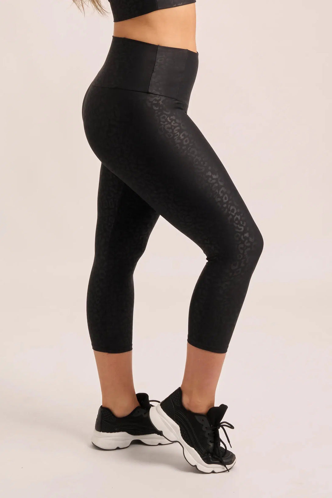 Performance Tummy Control High Waisted Capri Leggings - Black Exotic Touch Jag-Activewear-Exoticathletica