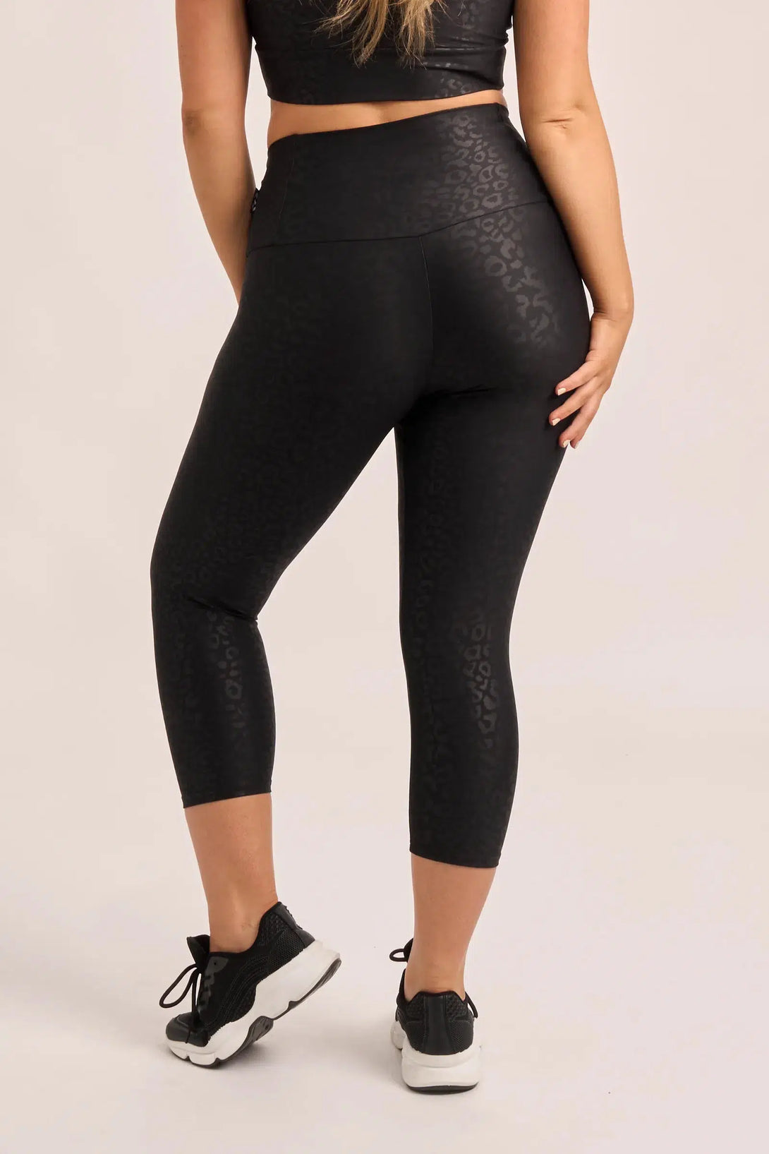 Performance Tummy Control High Waisted Capri Leggings - Black Exotic Touch Jag-Activewear-Exoticathletica