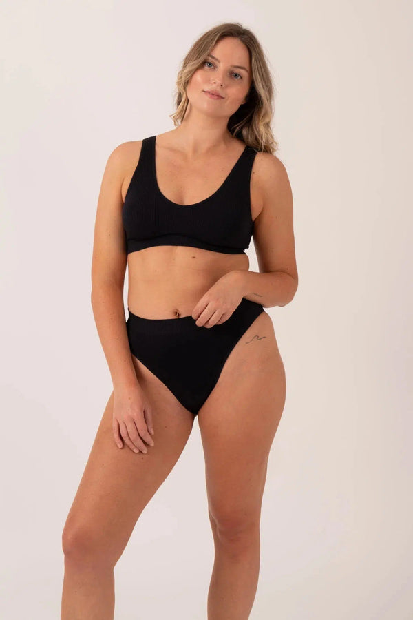 Rib Seam Free Plunge Bralette - Black-Activewear-Exoticathletica