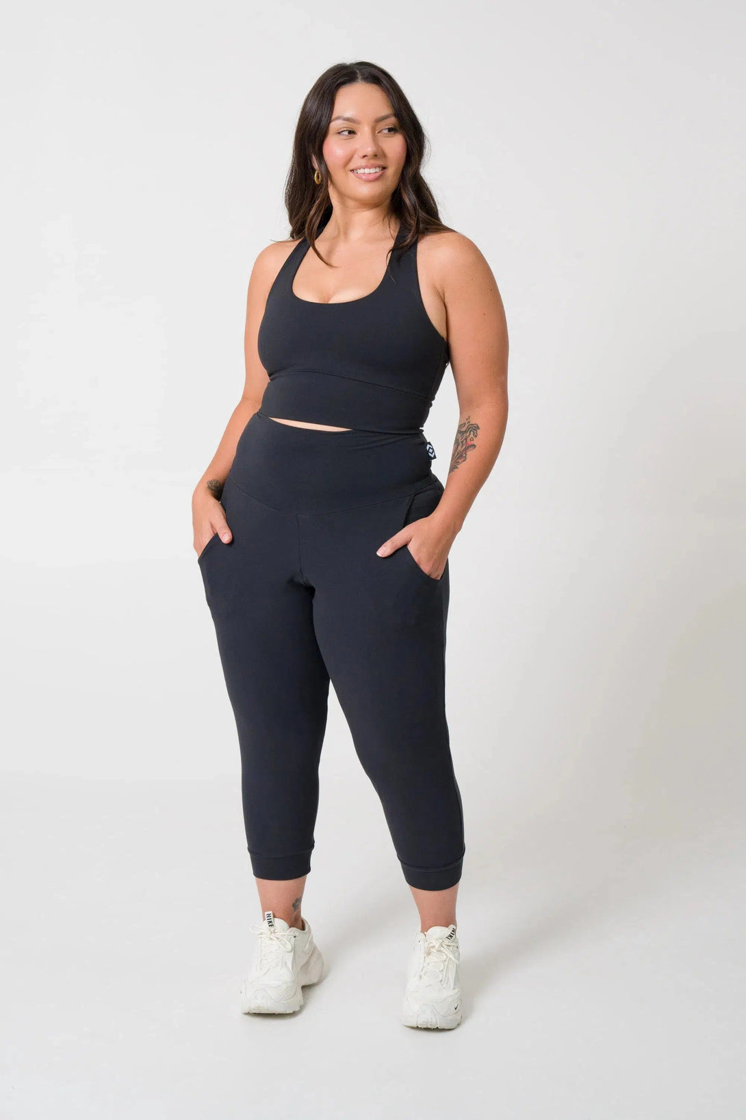 Soft To Touch Jogger Capris W/ Pockets - Black-Activewear-Exoticathletica