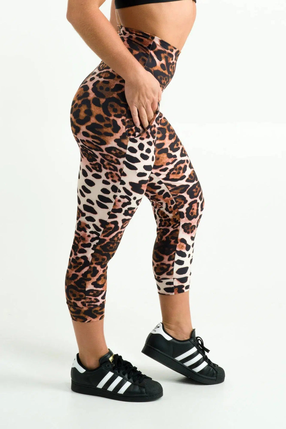 Soft To Touch Jogger Capris W/ Pockets - Primal-Activewear-Exoticathletica