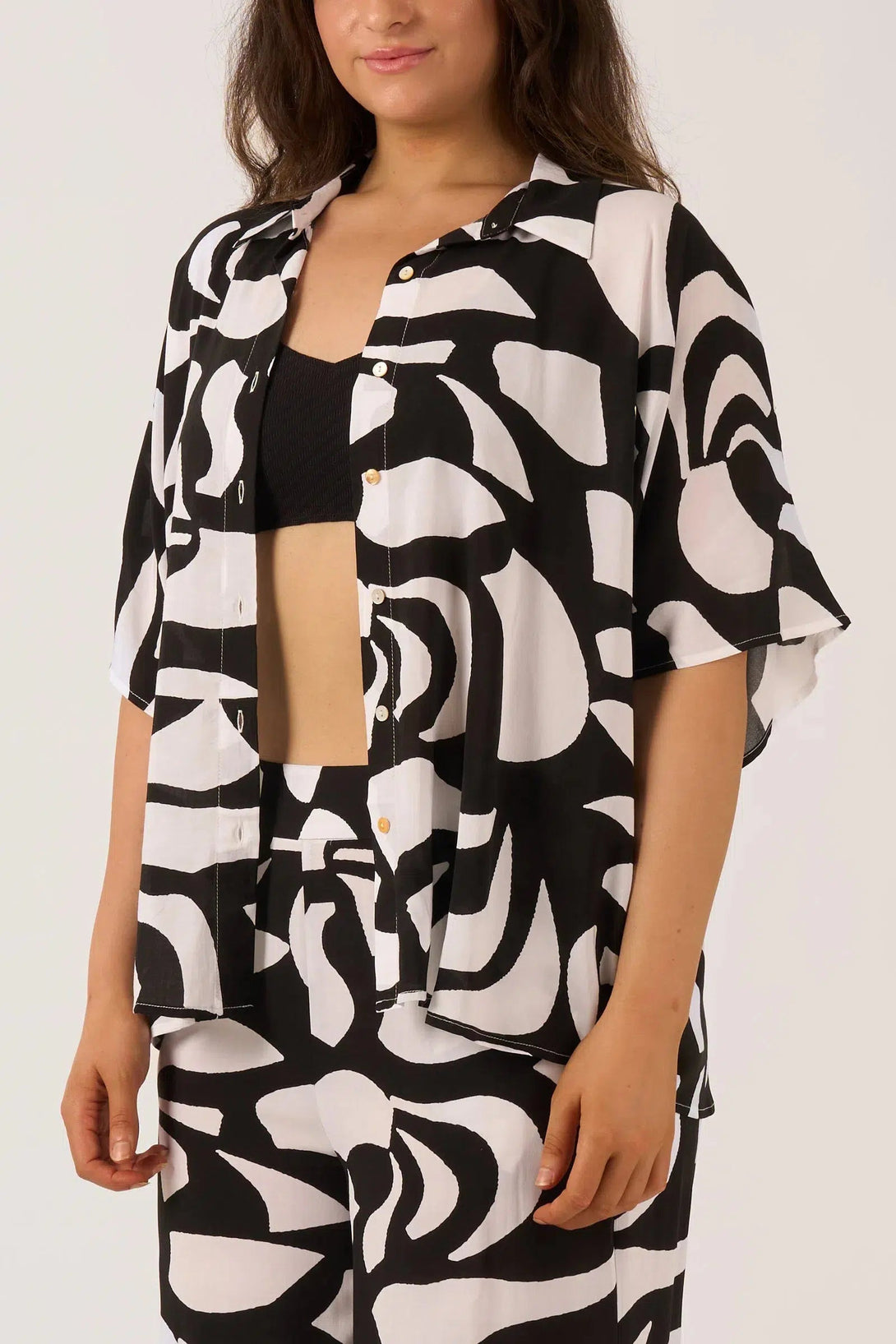 Sustainable Viscose Boxy Shirt - Black Geo Waves-Activewear-Exoticathletica